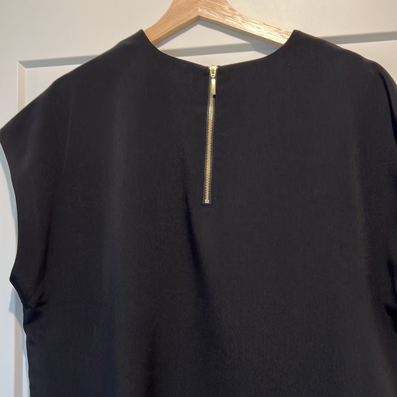 Express Zip Back Boxy Blouse in Size Medium - Picture 8 of 8